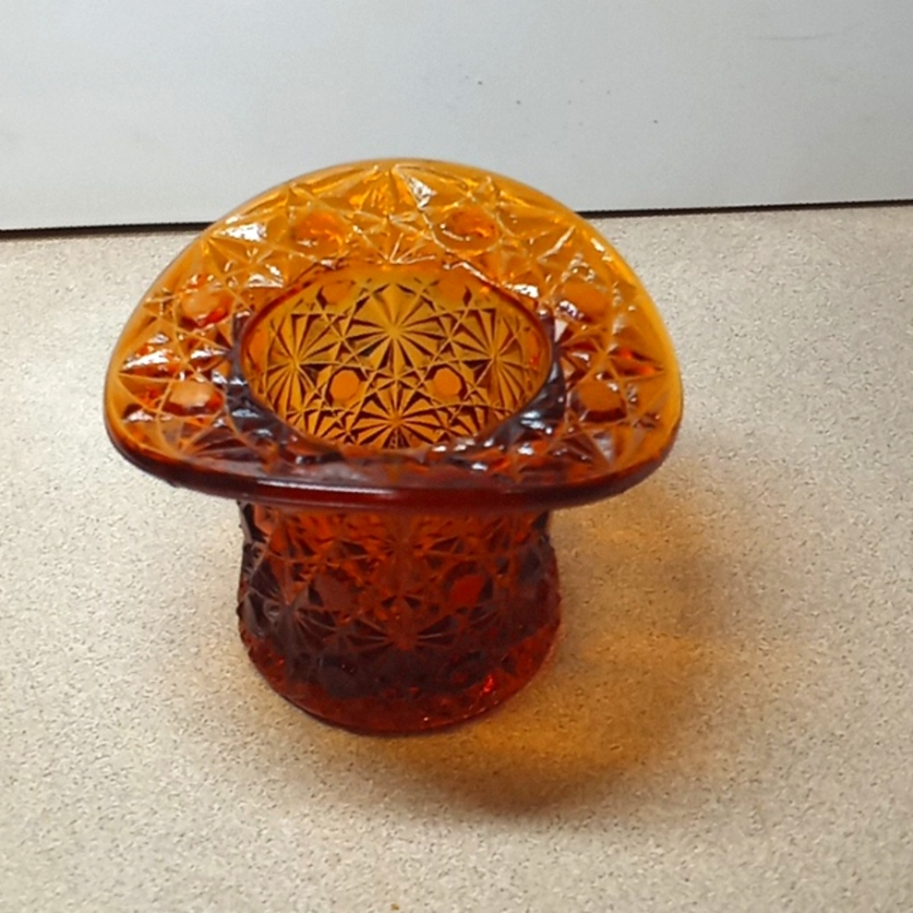 Vintage Daisy and Buttons Amber Mini Glass Hat